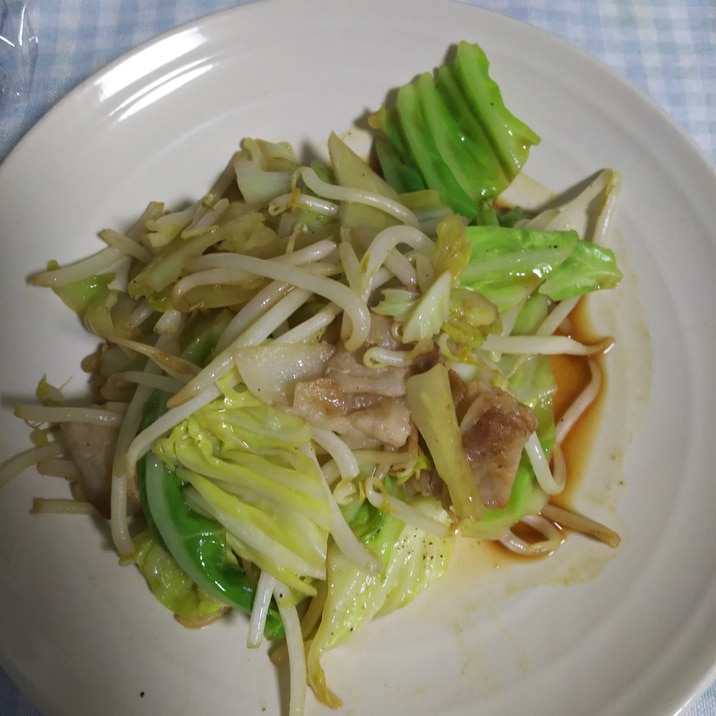 インスタントラーメンの粉末スープで野菜炒め